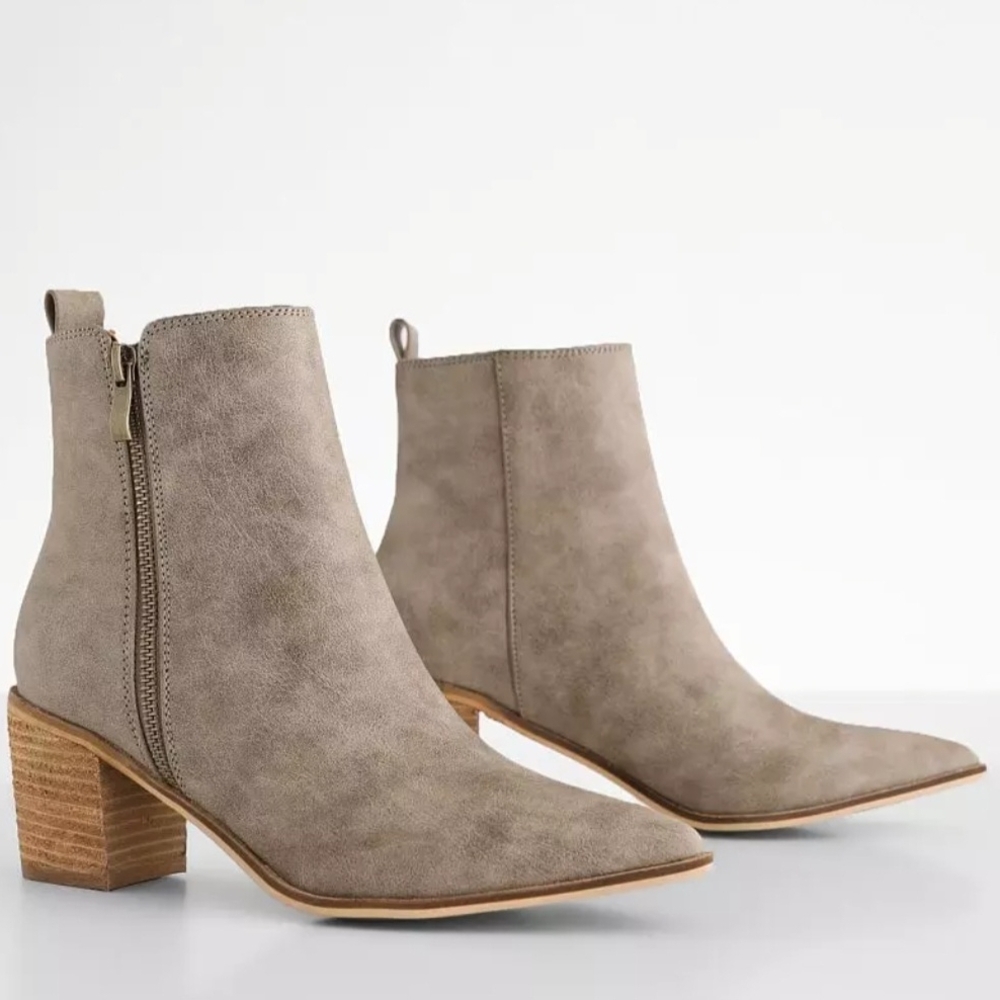 Cindy Ankle Boot - Picture 8 of 8